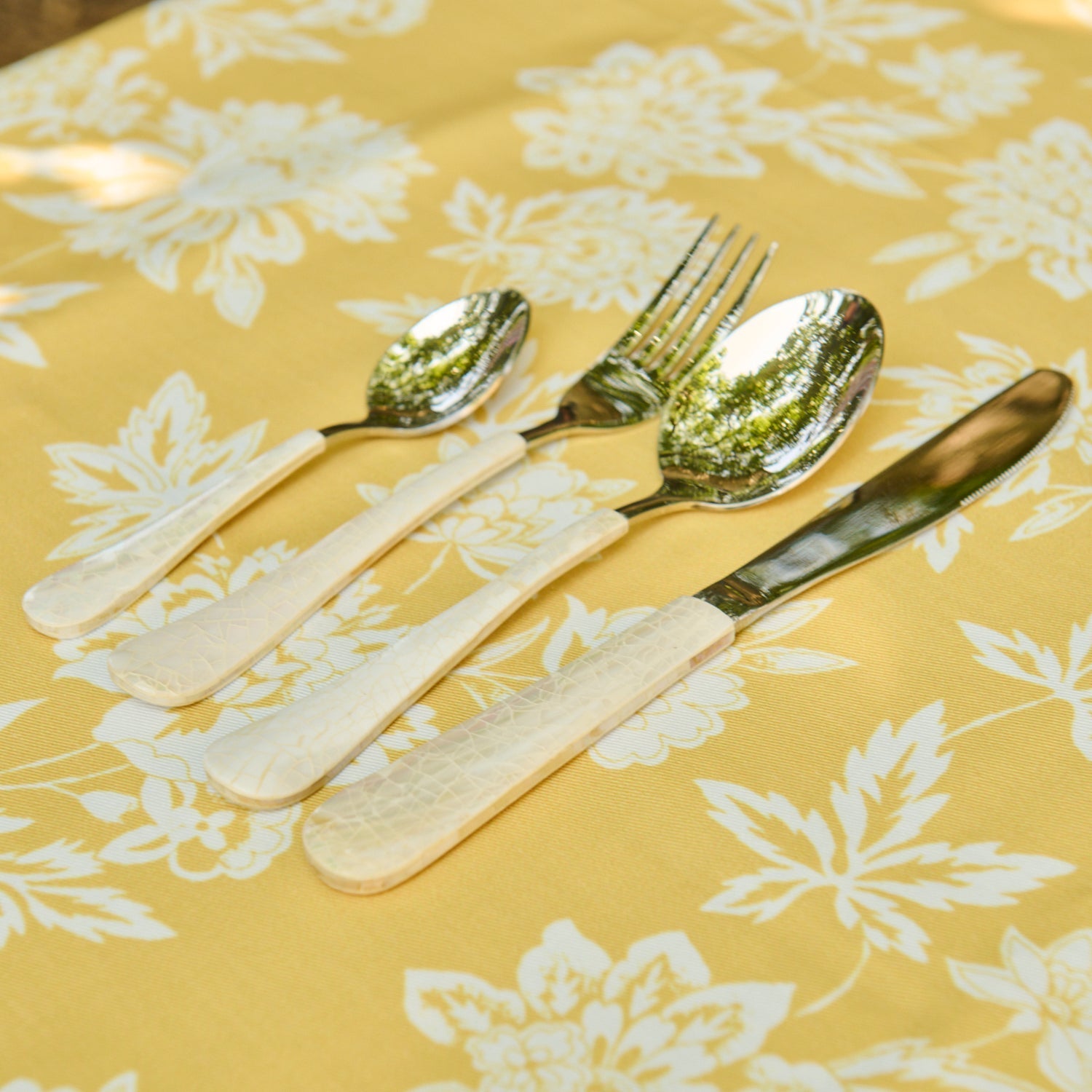 Mother Of Pearl Flatware, Set of 4 - Fluent Trends Flatware Set