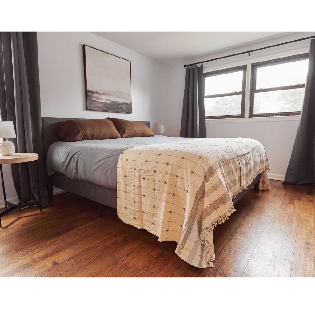 Mool Handwoven Artisanal King Size Organic Cotton Bedspread In Black & Off White Powered by People